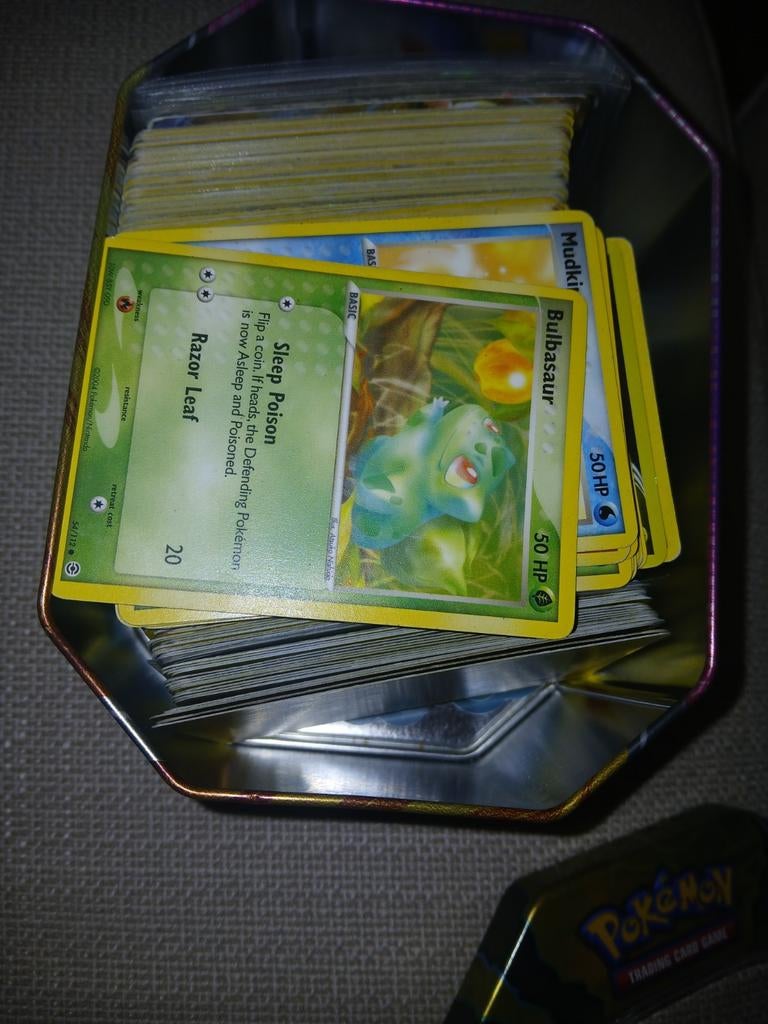 Pokemon doos oud, Hobby en Vrije tijd, Verzamelkaartspellen | Pokémon, Ophalen