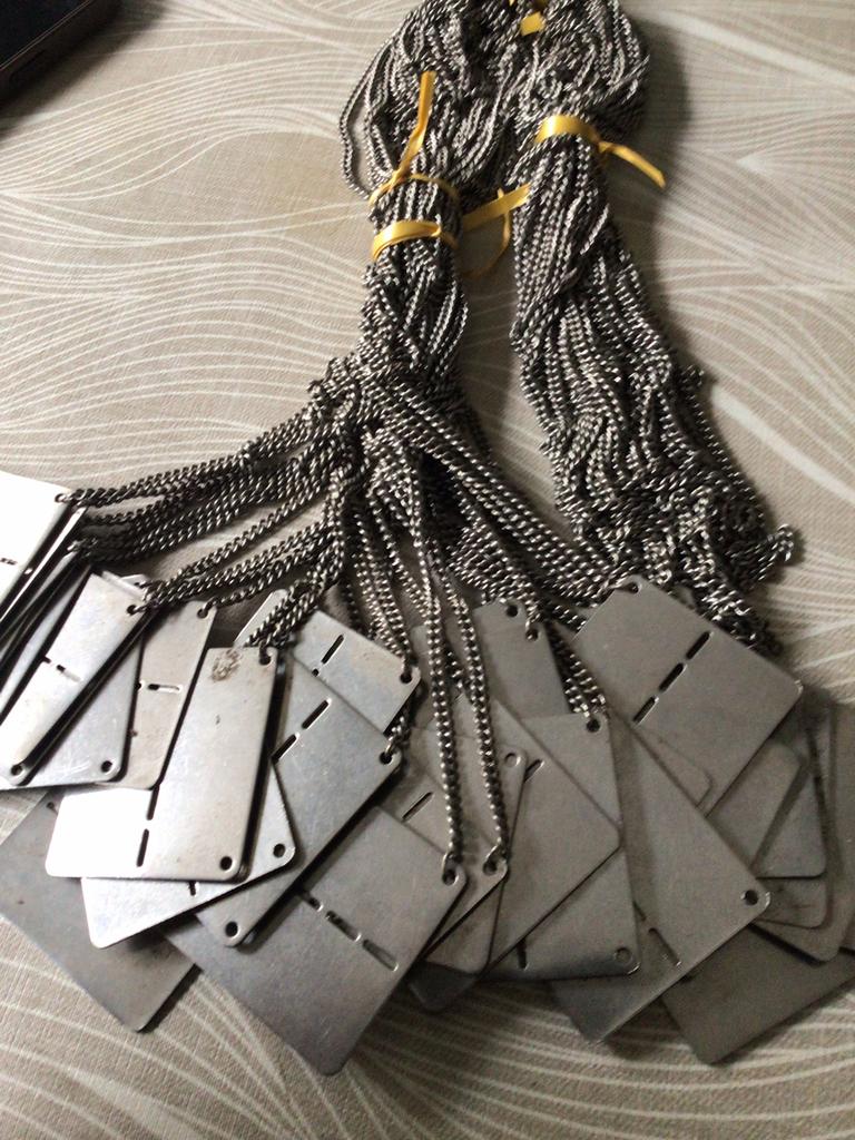 34 id tag belgian onbedrukt, Verzamelen, Militaria | Algemeen, Ophalen