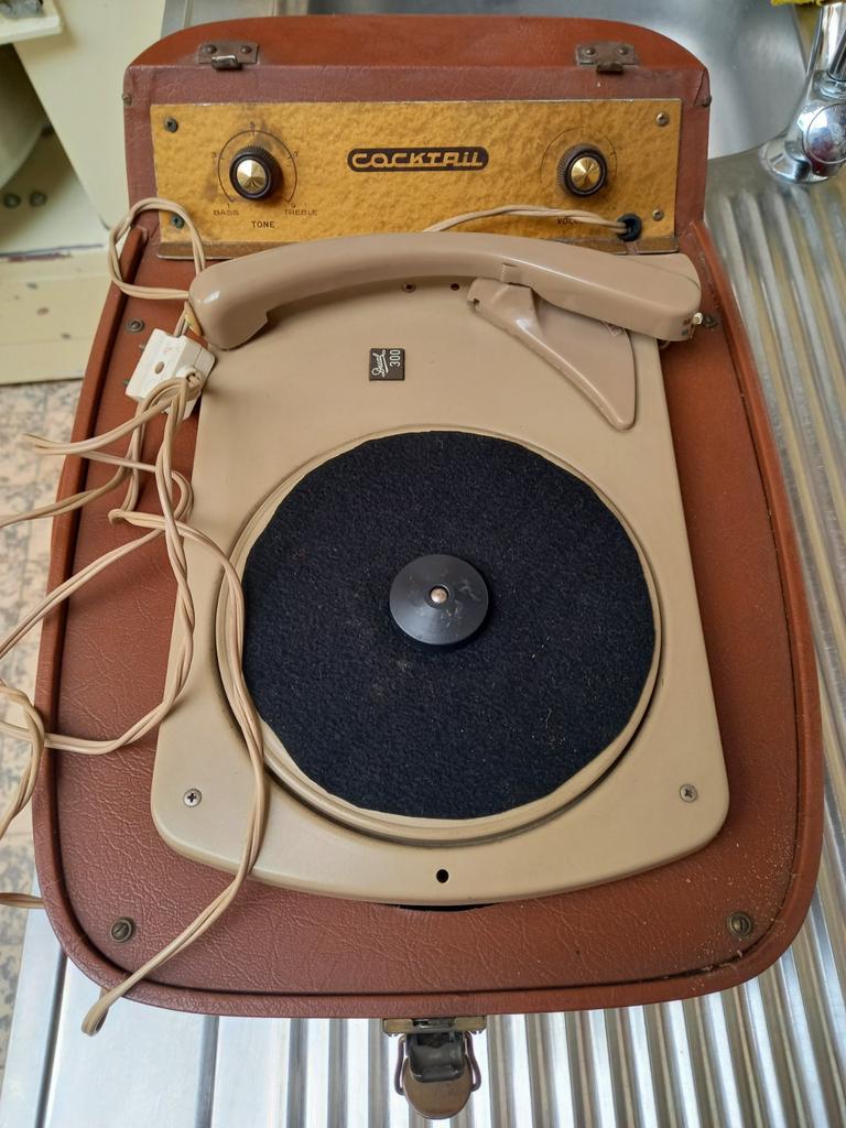 Tourne-disque portable Dual 300 cocktail, Enlèvement, Tourne-disque, Dual