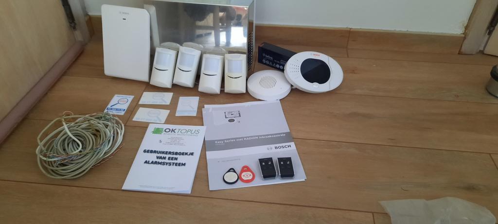 Alarmsysteem Bosh met afstandsbediening en, Ophalen, Gebruikt, Detector, Sensor of Melder, Afstandsbediening