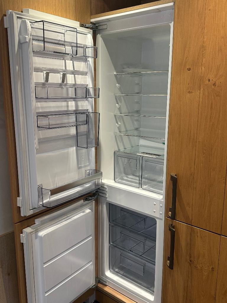 Inbouw koel-vries 178 - splinternieuw toonzaalmodel, Elektronische apparatuur, Koelkasten en IJskasten, Nieuw, Met aparte vriezer