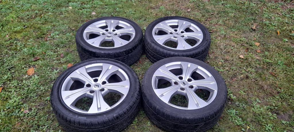 Velgen renault Megane III  , 17 duim  met banden, Auto-onderdelen, Banden en Velgen, Ophalen, Gebruikt, Banden en Velgen, 17 inch