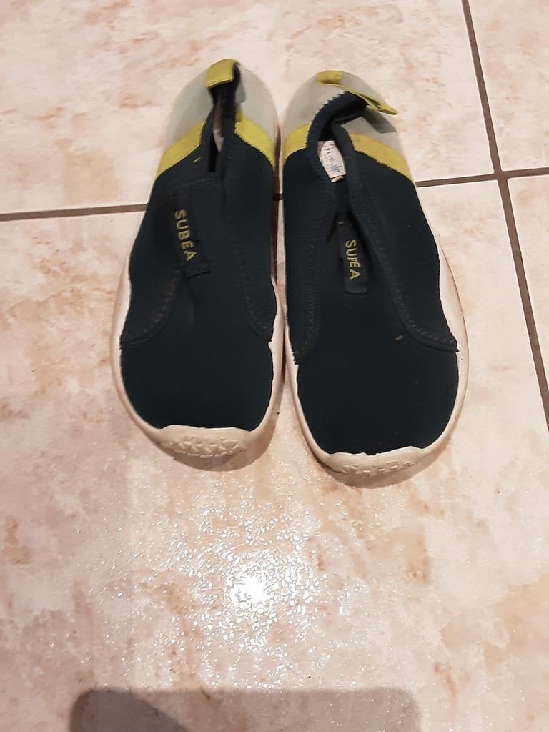 Chaussure d' eau poiture 41, Sports nautiques & Bateaux, Enlèvement, Comme neuf