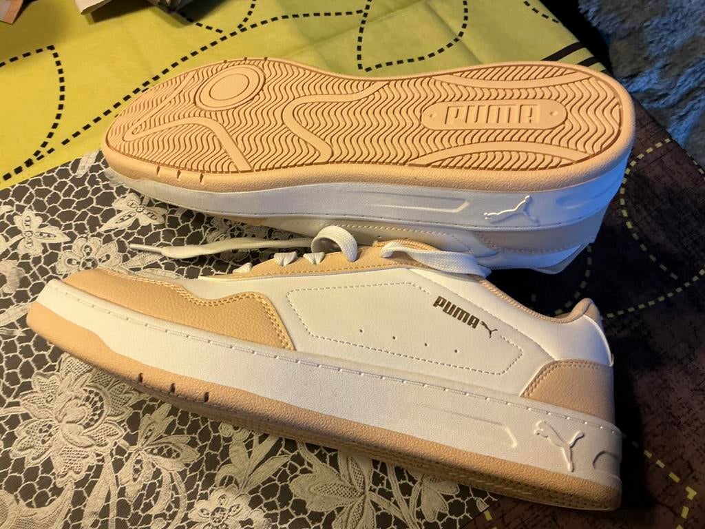 Dames sneaker puma m 40/41 uitneembare zool NIEUW, Ophalen, Nieuw, Beige, Sneakers