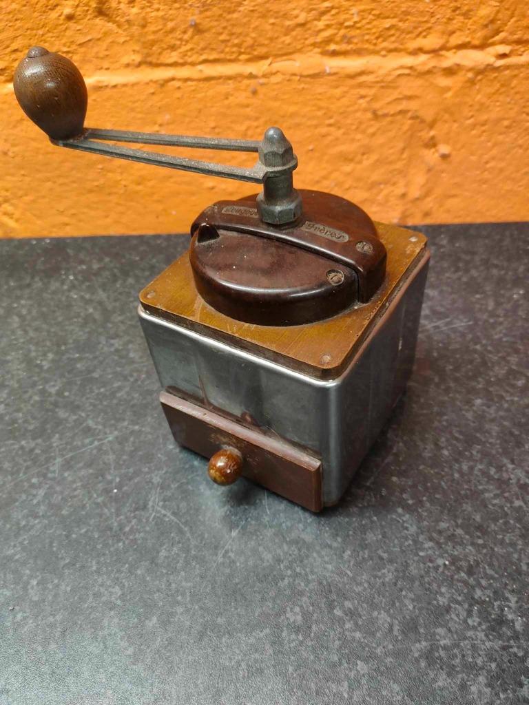 PEUGEOT moulin à café PEUGINOX bakélite, Antiquités & Art, Enlèvement ou Envoi