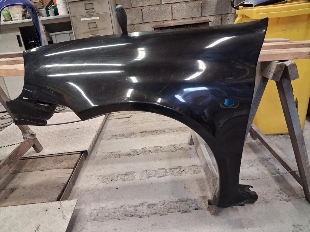 Garde-boue L Clio RS, 16V v 2001, Autos : Pièces & Accessoires, Carrosserie & Tôlerie, Garde-boue, Renault, Avant, Utilisé, Enlèvement ou Envoi