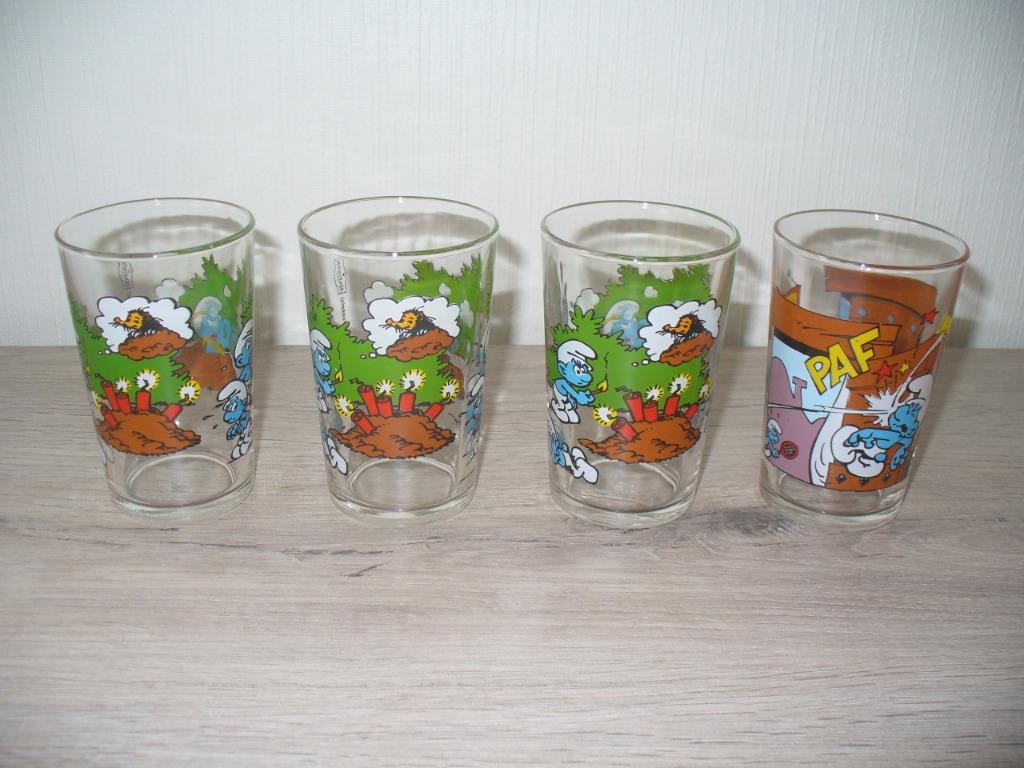 Nieuw! 4 glaasjes Smurfen, Verzamelen, Smurfen, Ophalen of Verzenden, Nieuw, Gebruiksvoorwerp