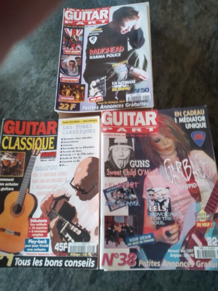 37 anciennes revues Guitar Part avec partitions, Livres, Musique, Enlèvement, Comme neuf, Instrument, Divers