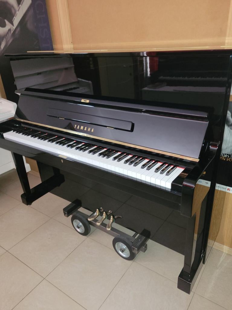 Piano Yamaha U1, huurprijs met koopoptie en huuraftrek, Musique & Instruments, Pianos, Enlèvement, Utilisé, Piano
