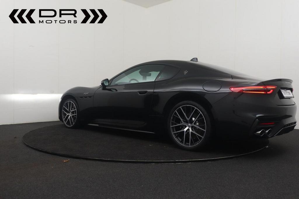 Maserati GranTurismo TROFEO 549HP 4WD 3.0V6 - ADAS PACKAGE, Auto's, Maserati, 4 zetels, Zwart, Bedrijf, 2 deurs
