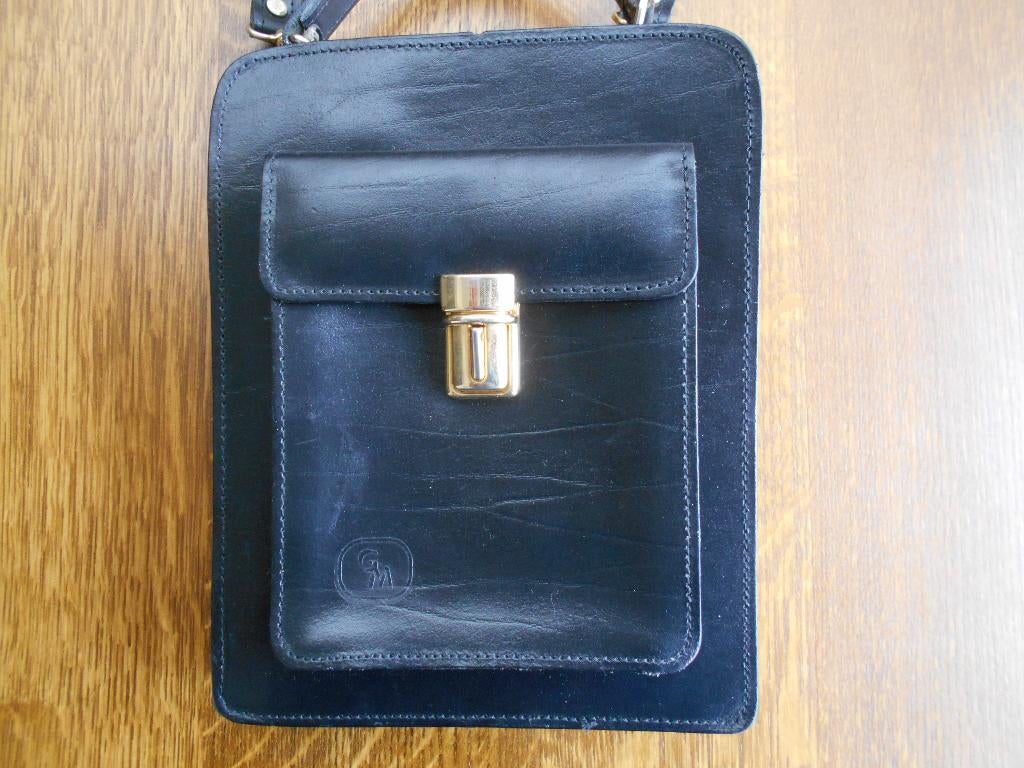 Vintage lederen herentas in zakelijk zwart, Handtassen en Accessoires, Tassen | Schoudertassen, Zo goed als nieuw, Overige merken