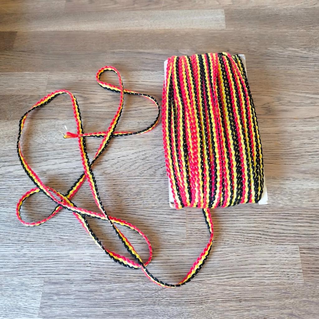 geweven lint Belgische driekleur met goudlint 50 meter, Ophalen of Verzenden