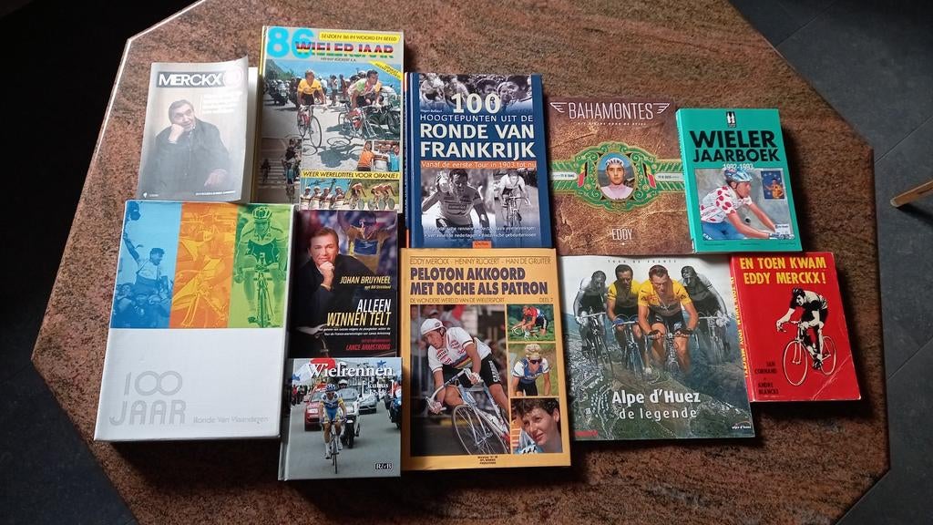 13 Wielerboeken. Merckx, Ronde van Vlaanderen e.a., Livres, Livres de sport, Comme neuf, Enlèvement ou Envoi