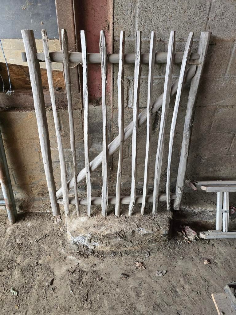 Porte Chestnut, Animaux & Accessoires