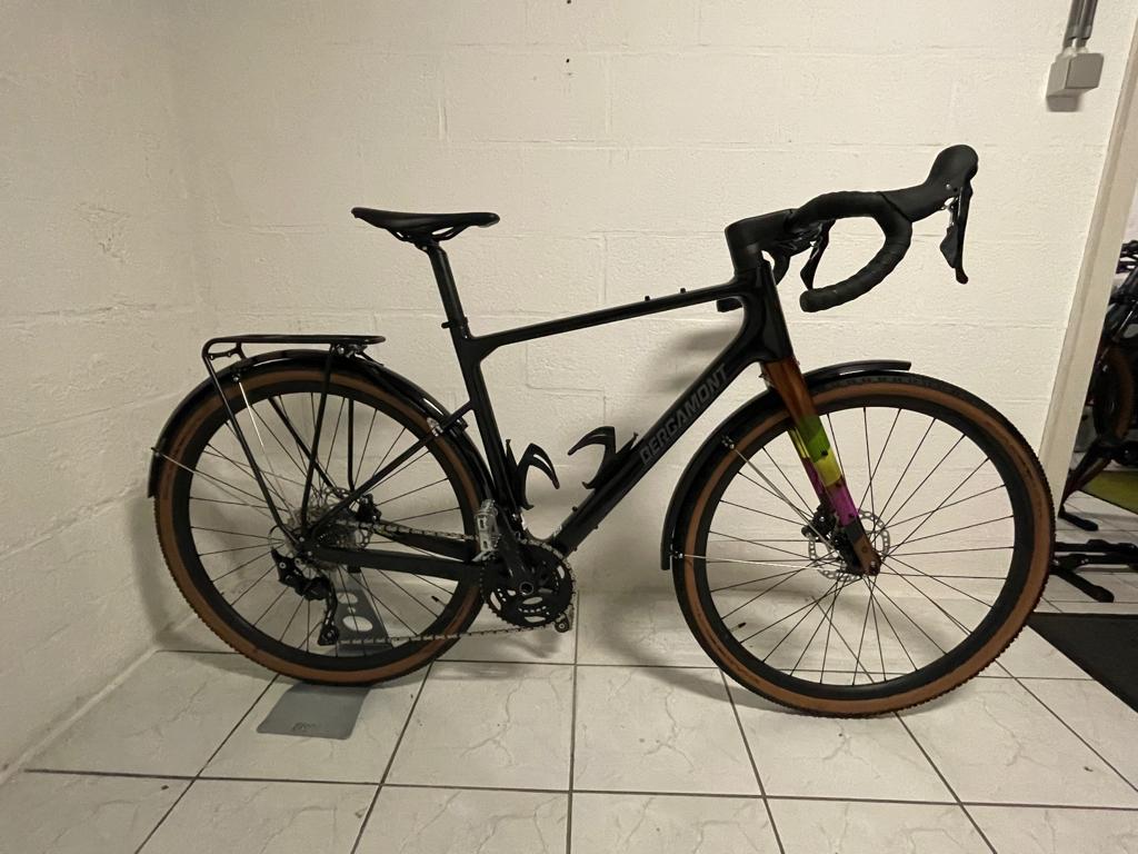 Gravelfiets Bergamont Grand Endurance - zo goed als nieuw, Fietsen en Brommers, 28 inch, Zo goed als nieuw, 15 tot 20 versnellingen