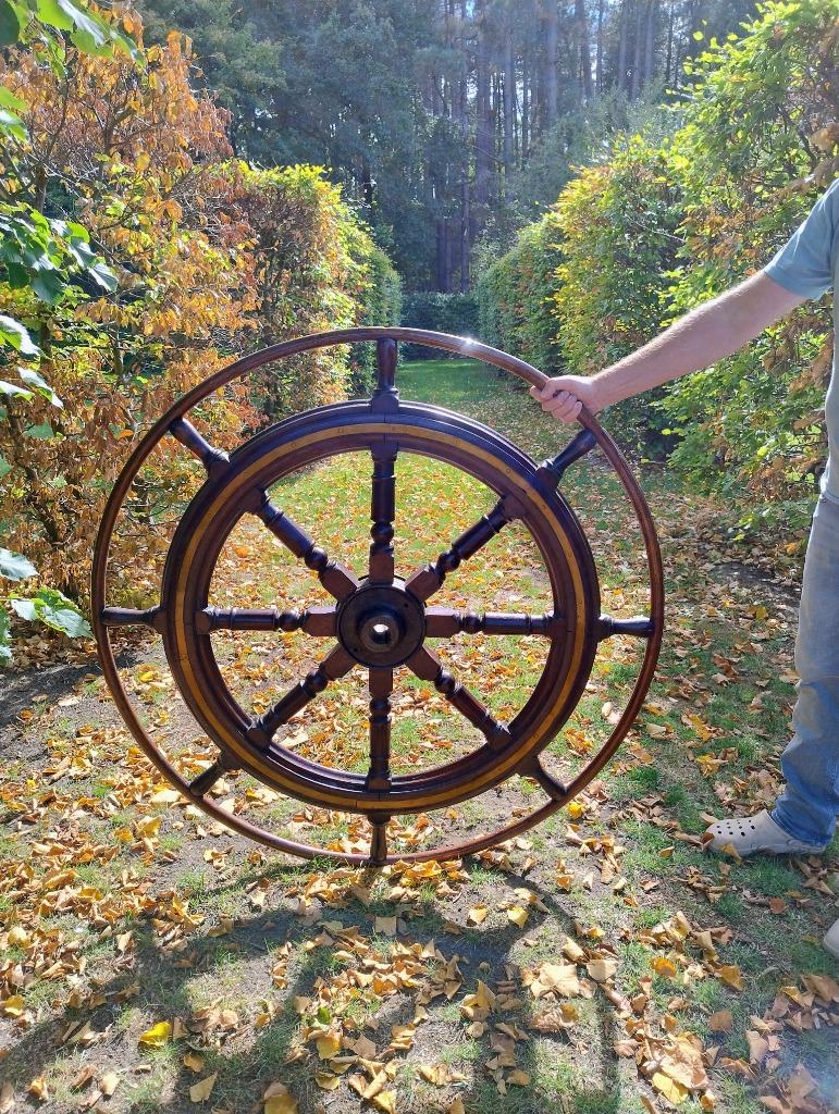 Volant ancien en bois massif de 130 cm de diamètre., Enlèvement ou Envoi, Utilisé, Bateau à moteur ou Voilier, Ustensile