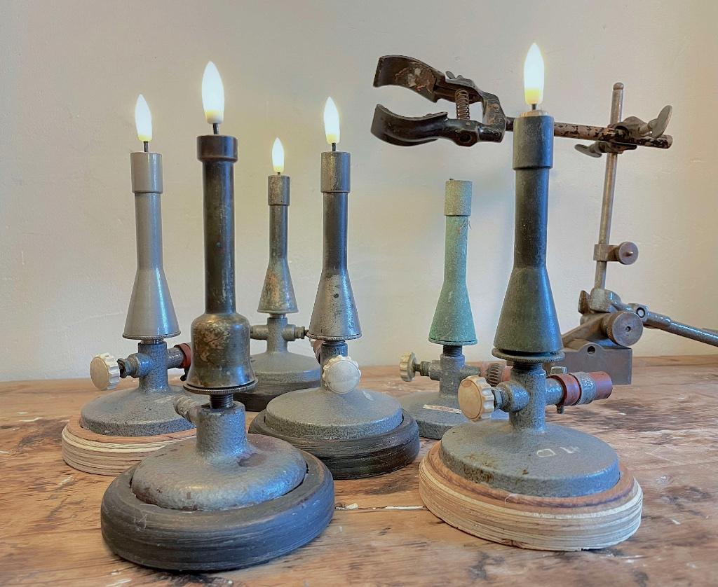 Led kaars van ouden Bunsenbrander , heel leuk als kado, Maison & Meubles, Lampes | Lampes de table, Neuf, Moins de 50 cm, Métal