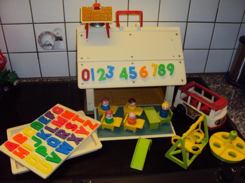 fisher price,leuk retro schooltje met extra mini busje!!!, Ophalen of Verzenden