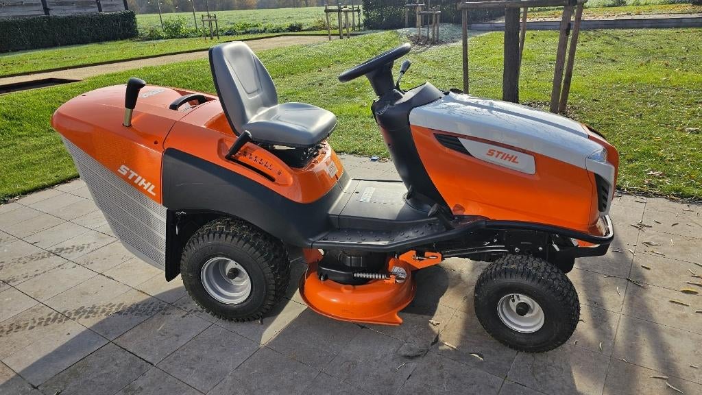 zitmaaier, Tuin en Terras, Zitmaaiers, Ophalen, Stihl, Zo goed als nieuw, Opvangbak