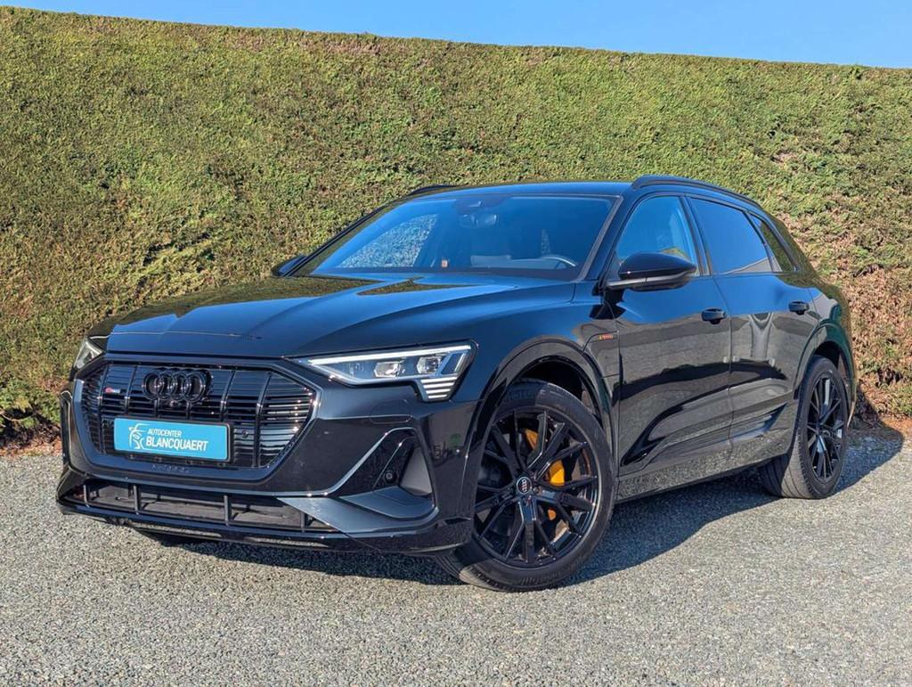 Audi Q8 e-tron ! verkocht ! - black edition - trekhaak - led, Auto's, Audi, Automaat, Parkeersensor, 230 kW, Gebruikt