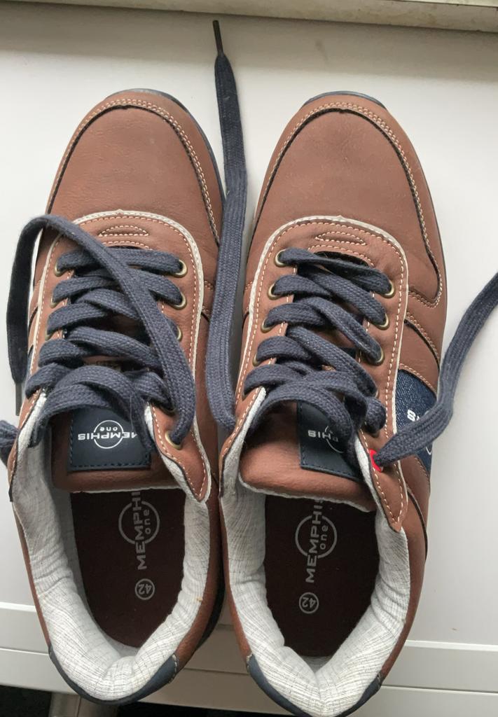 Sneakers maat 42, Kleding | Heren, Schoenen, Bruin, Ophalen of Verzenden, Zo goed als nieuw, Sneakers