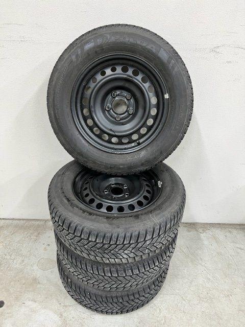 Winterset Renault Captur Fulda Kristall Control 215/65 R16, Auto-onderdelen, Banden en Velgen, Ophalen, -, Banden en Velgen, Winterbanden