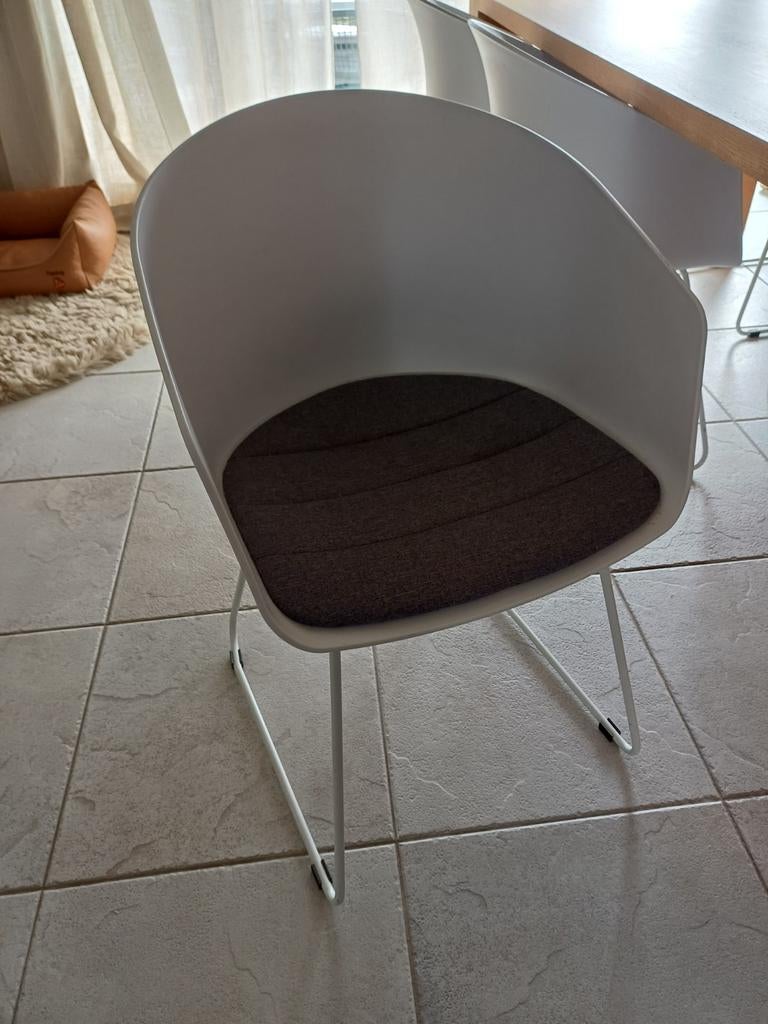 Stoel, wit grijs, Huis en Inrichting, Stoelen, Ophalen, Grijs, Stof