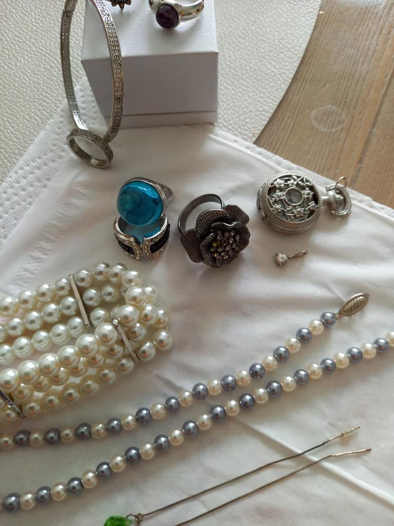 Mooie stukken bijouterie, Enlèvement ou Envoi