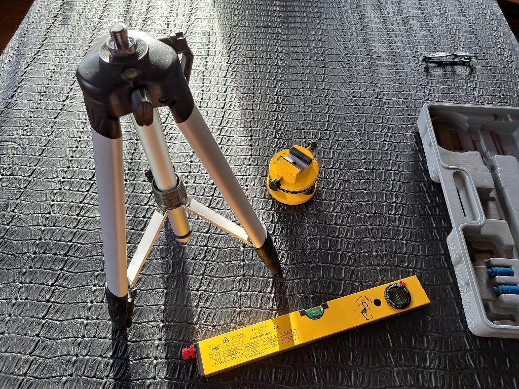 Niveau à bulle à laser, Bricolage & Construction, Enlèvement, Comme neuf, Autres appareils de mesure ou compteurs