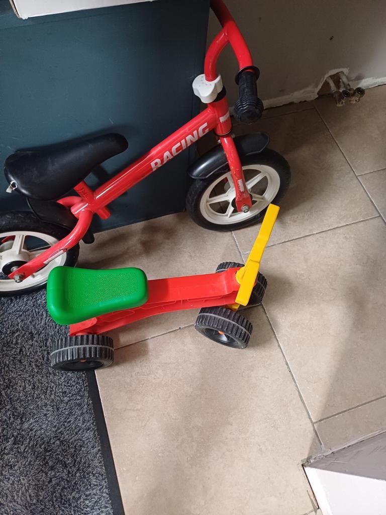 Vélo +Sket bord  enfant, Enfants & Bébés, Enlèvement