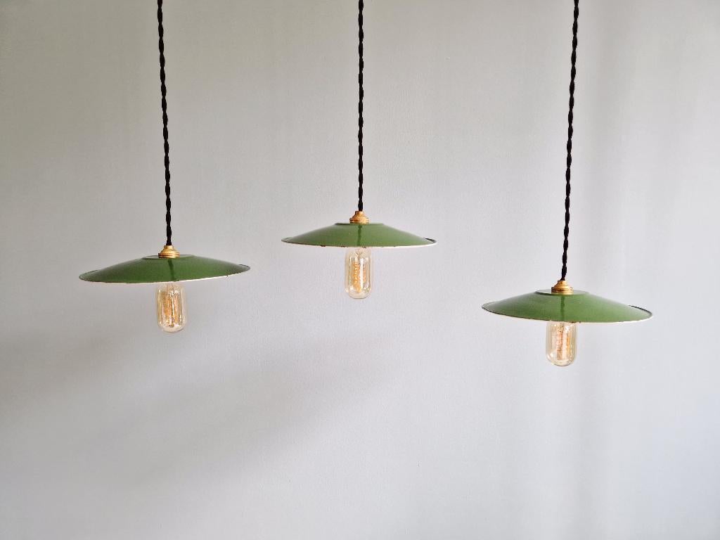 Trio industriële hangers in groen geëmailleerd plaatstaal, Antiek en Kunst, Ophalen of Verzenden