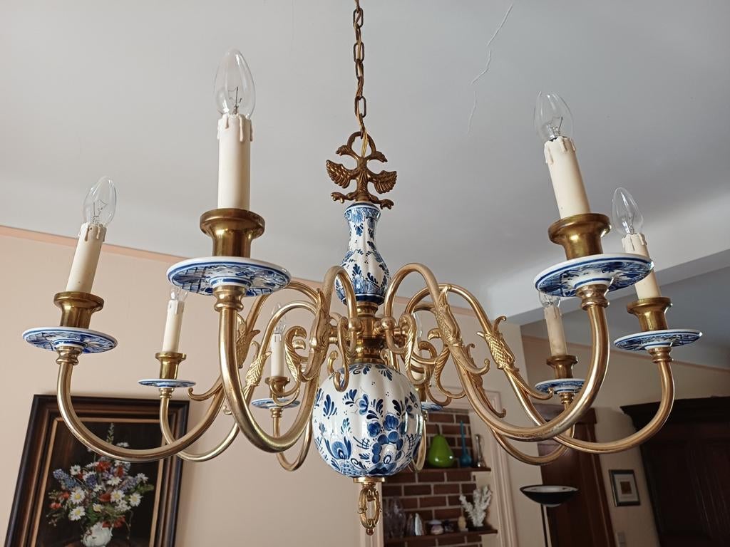 Kroonluchter met 8 takken in Delft, Ophalen