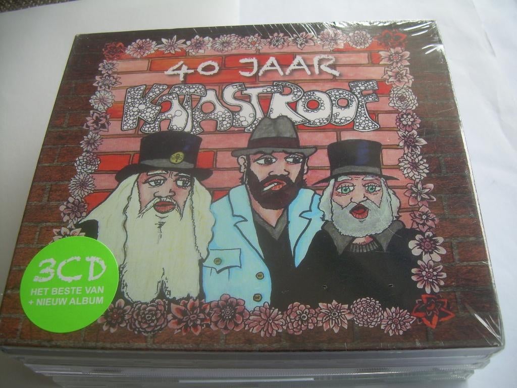 3 CD BOX - 40 JAAR KATASTROOF, Ophalen of Verzenden, Nieuw in verpakking, Pop, Boxset