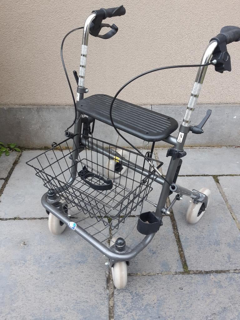rollator plooiebaar, Ophalen, Opvouwbaar, Zo goed als nieuw
