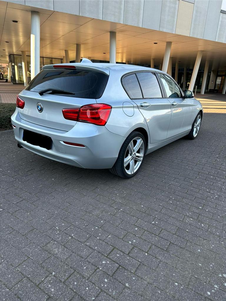 BMW 116i - Essence - Boîte manuelle - 120 000 km, Autos, Particulier, Essence, Achat