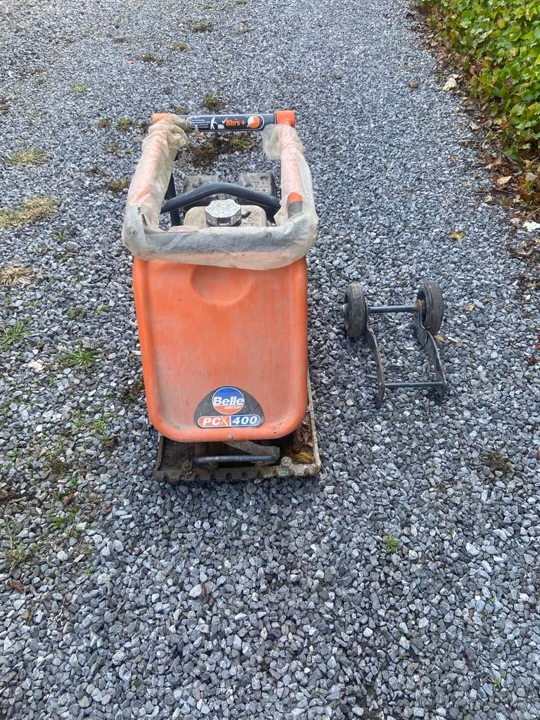 Plaque vibrante, Enlèvement, Comme neuf