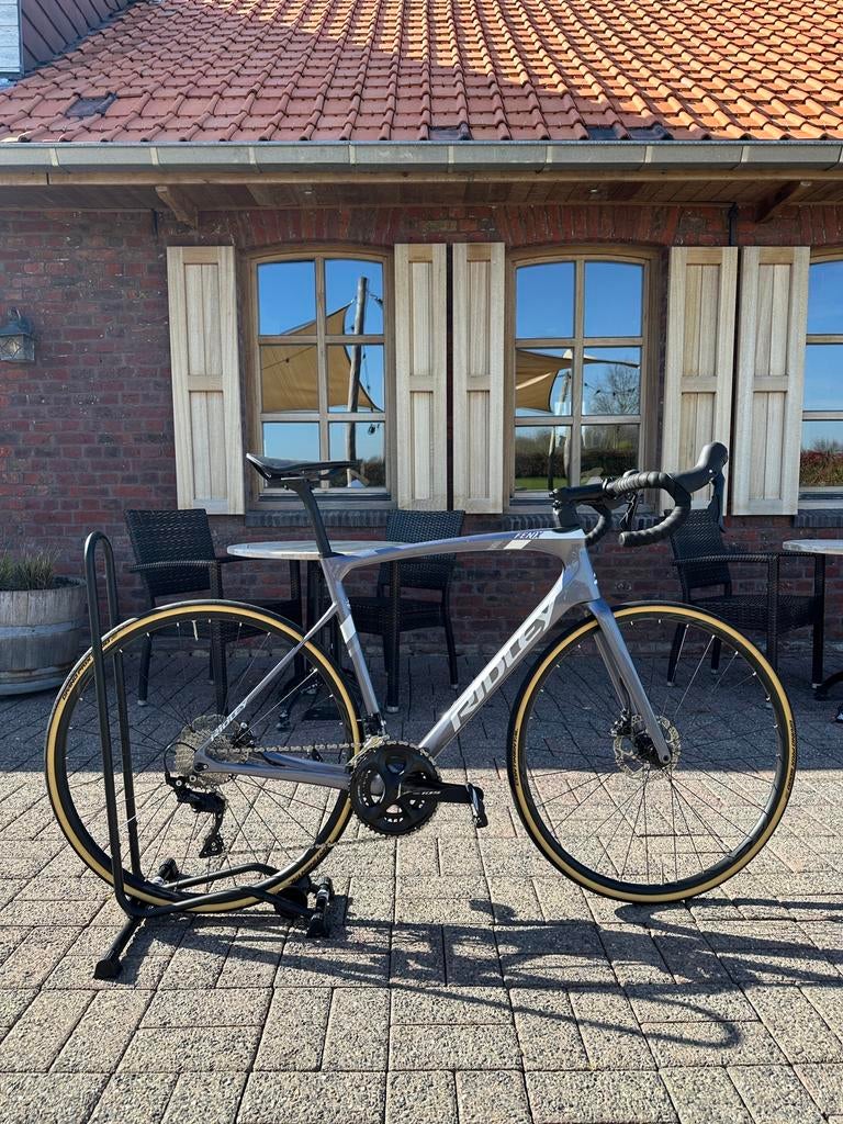 Ridley Fenix Disc 105, Enlèvement, Carbone