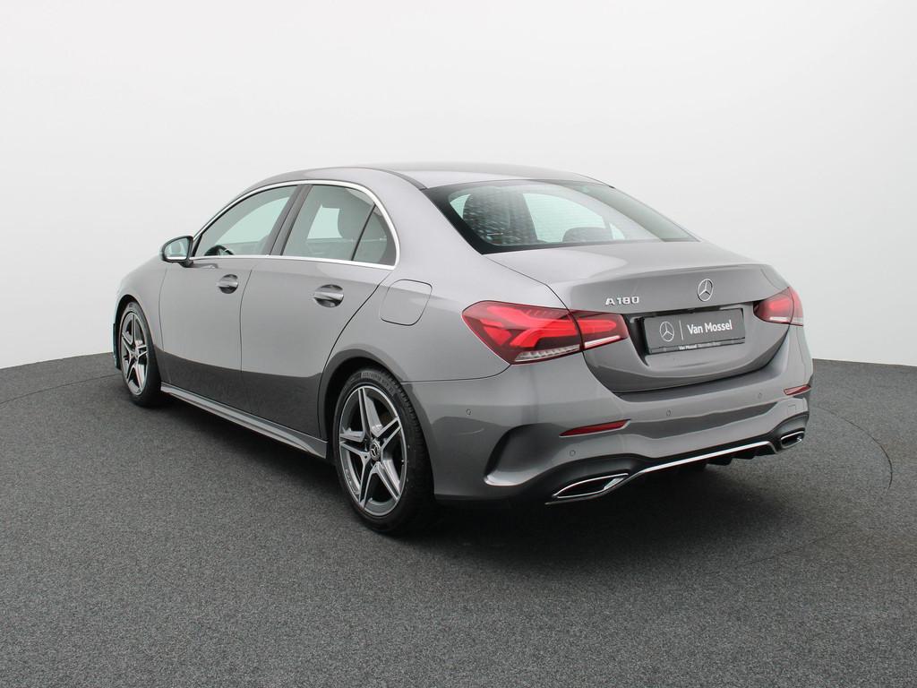 Mercedes-Benz A 180 sedan + AMG LINE + CAMERA + LED + 1Y USE, Auto's, 4 deurs, Stof, 4 cilinders, 136 pk