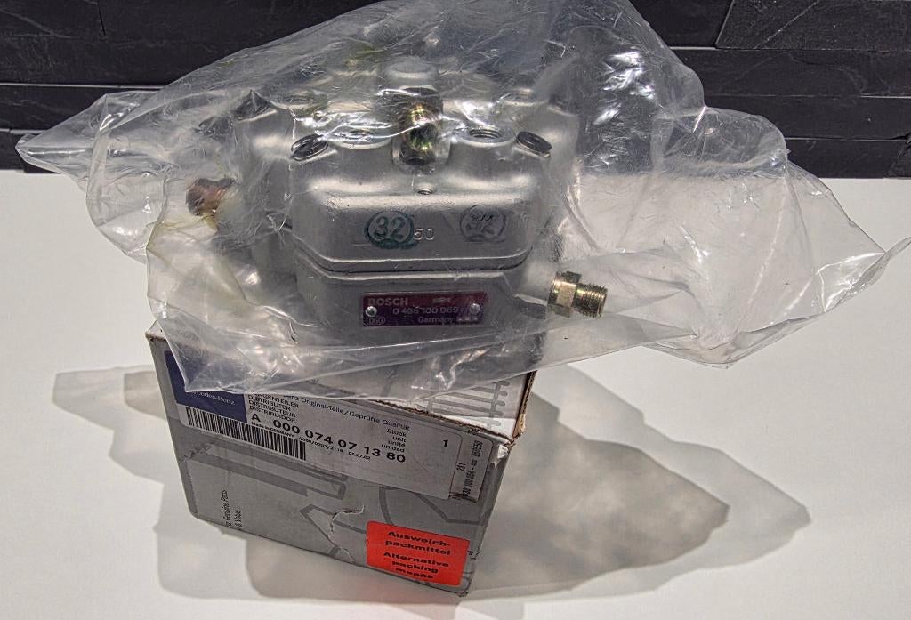 A0000740713 0438100069 Mercedes Brandstofverdeler M110 280, Ophalen of Verzenden, Nieuw, Mercedes-Benz