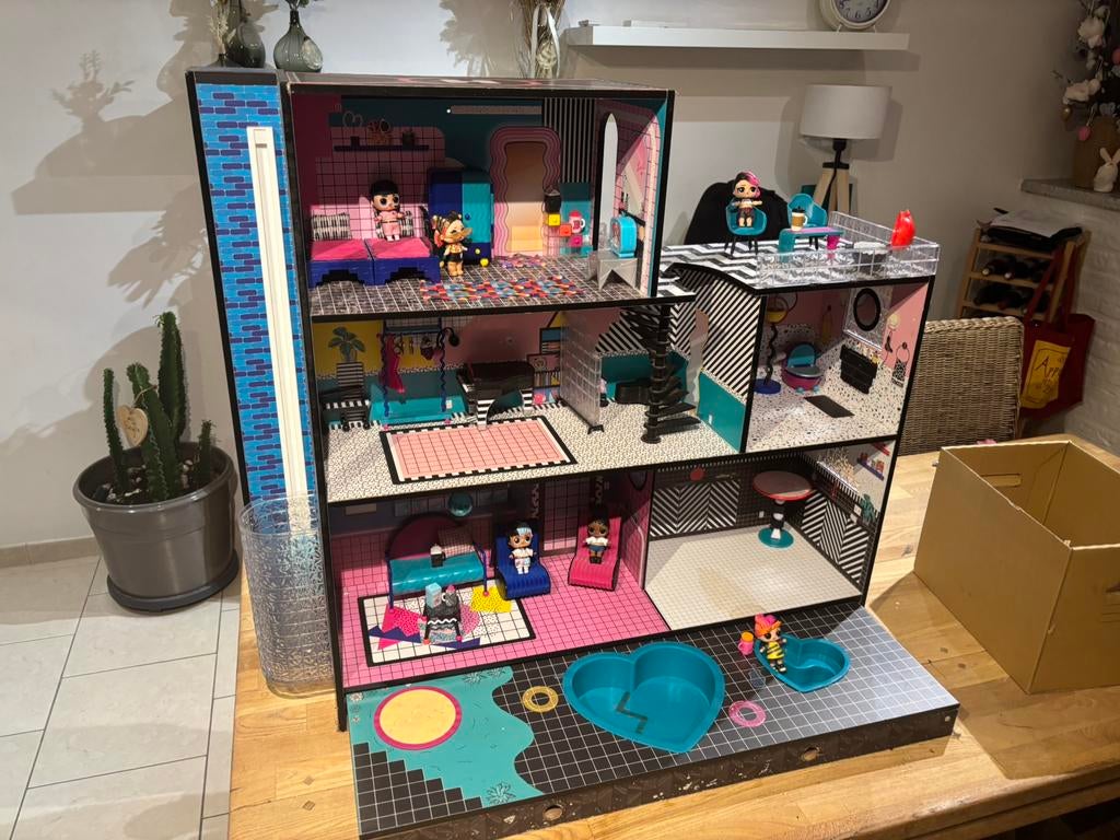 Maison de poupée Lol, Enlèvement, Comme neuf, Maison de poupées