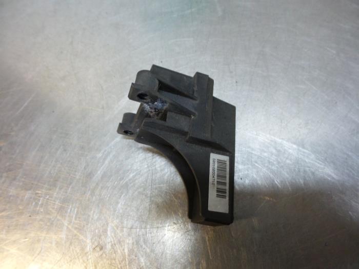 Module radio d'un Audi A4 (A4 01-), Autos : Pièces & Accessoires, Électronique & Câbles, Audi, Utilisé, Enlèvement ou Envoi