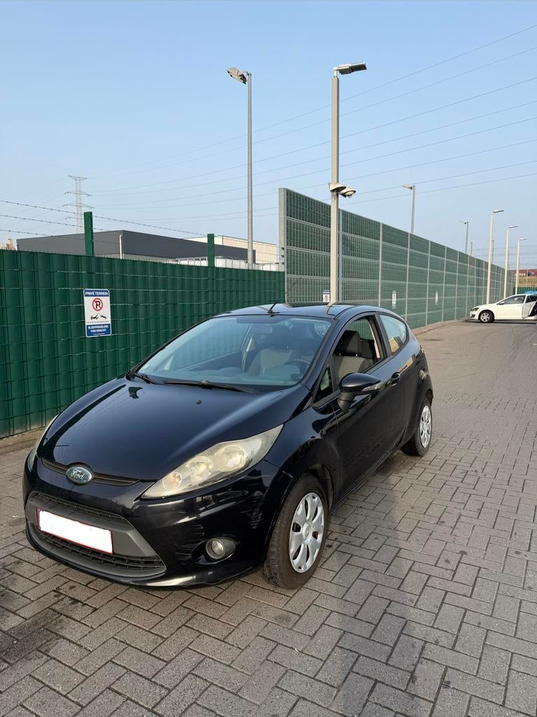 Ford Fiesta, Auto's, Voorwielaandrijving, Stof, 4 cilinders, Zwart