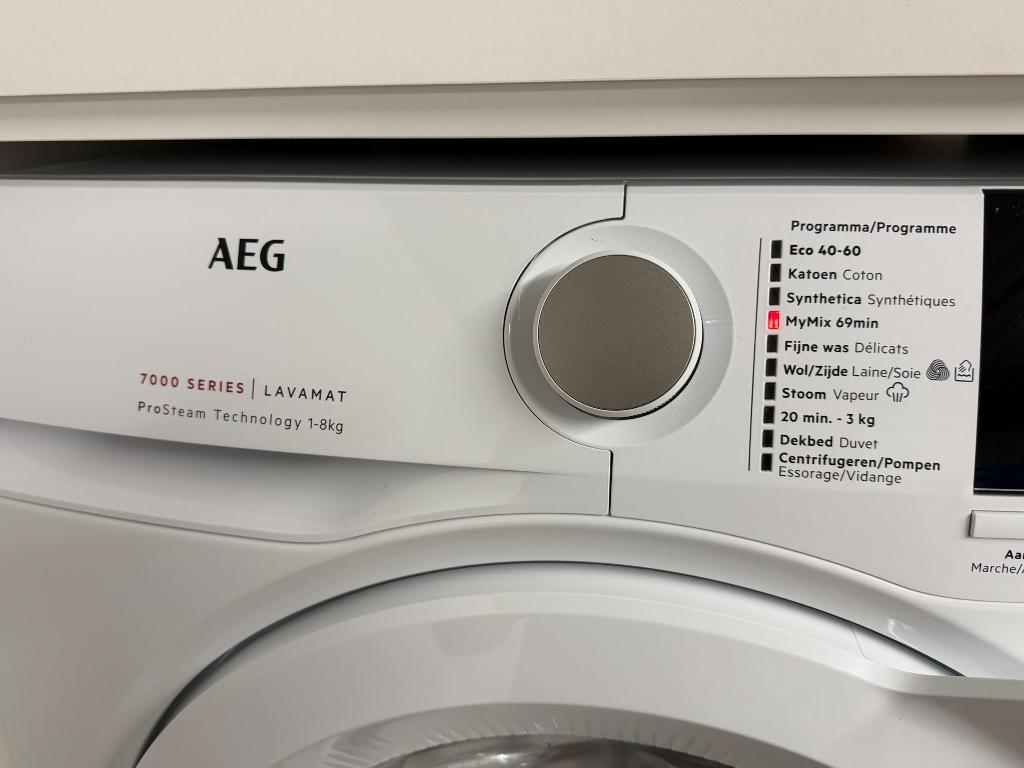 Lave linge AEG L7FB686CBW 2022, Electroménager, 6 à 8 kg, Programme lavage à la main, 1600 tours ou plus, Comme neuf