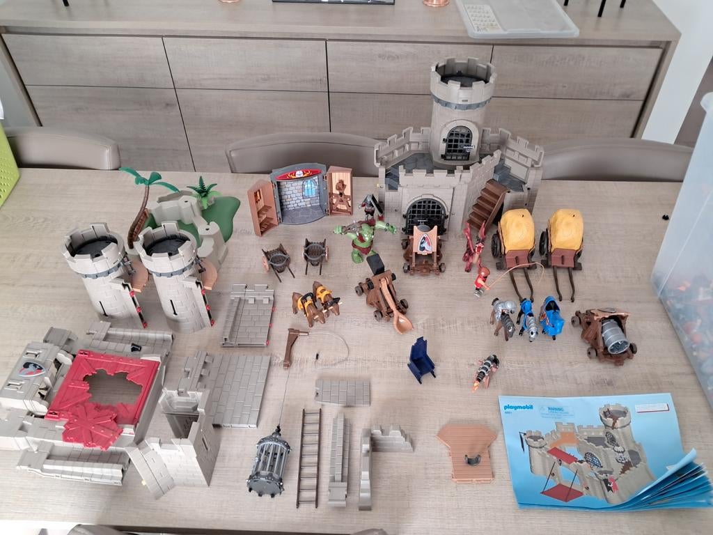 Château de chevaliers Playmobil avec de nombreux accessoires, Enlèvement
