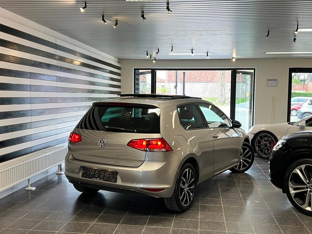 Volkswagen Golf 7 1.2 TSI CUP Edition - Pano — PDC, Argent ou Gris, Achat, 63 kW, Entreprise