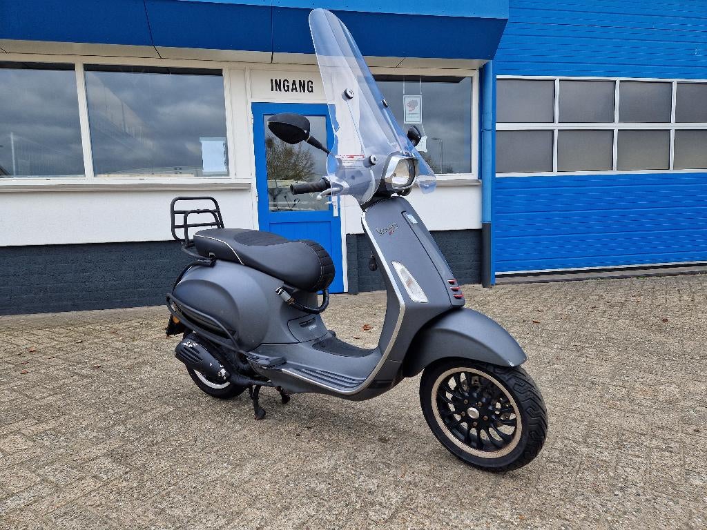 VESPA SPRINT A-KLASSE OPMAAK 2016  rijdt goed ( NEDERLAND ), Enlèvement, Utilisé, Essence, Vespa
