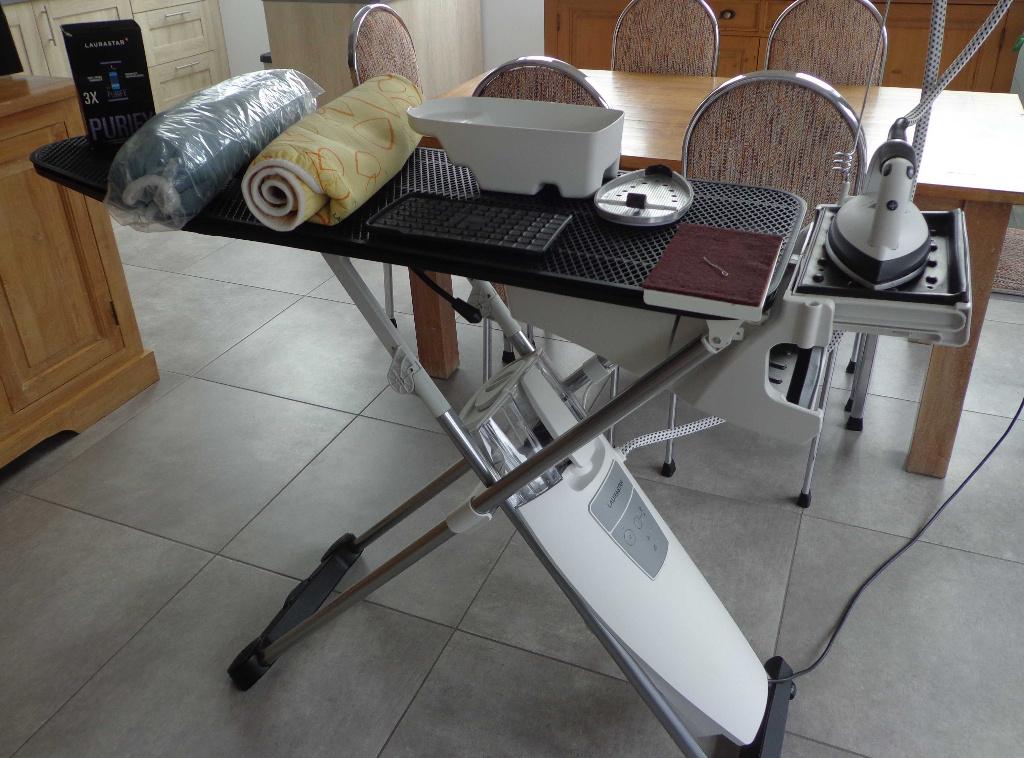 CENTRALE VAPEUR LAURASTAR S PURE comme neuve, Elektronische apparatuur, Strijkijzers en Strijkplanken, Zo goed als nieuw, Strijkijzer met snoer