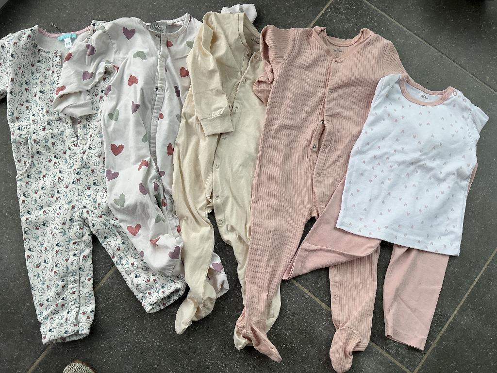 Babypyama, Kinderen en Baby's, Babykleding | Overige, Ophalen, Zo goed als nieuw, Jongetje of Meisje