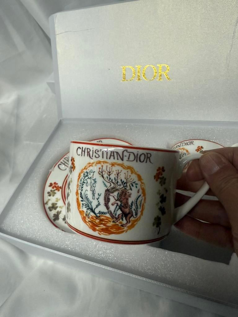 2 tasse Christian Dior, Maison & Meubles, Enlèvement ou Envoi
