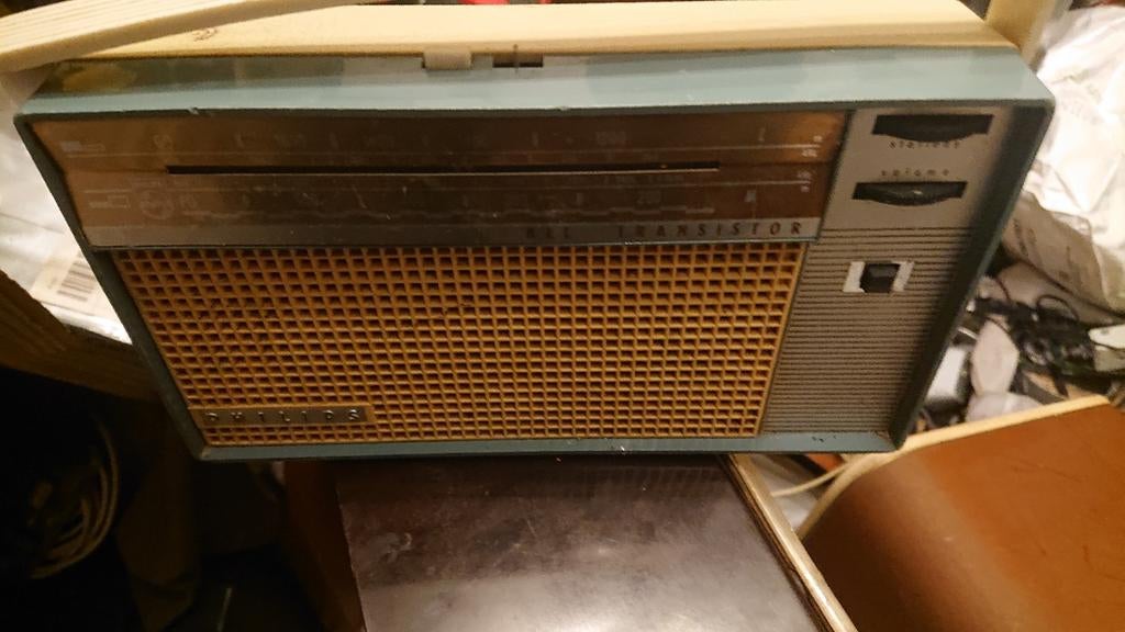 Lot de 50 radios à tubes et transistors, Enlèvement ou Envoi